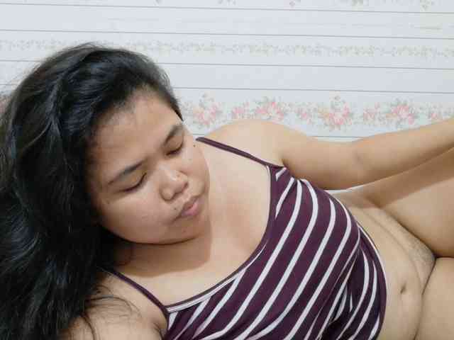 Sweetbigtits69 webcam
