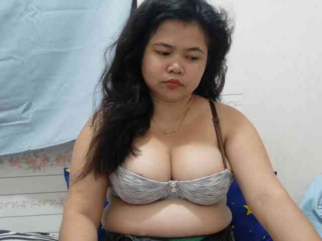 Sweetbigtits69 webcam