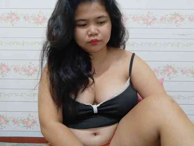 Sweetbigtits69 webcam