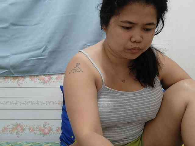 Sweetbigtits69 webcam
