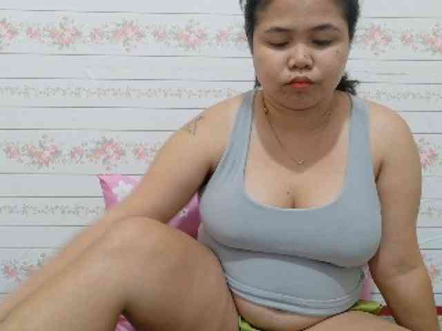 Sweetbigtits69 webcam