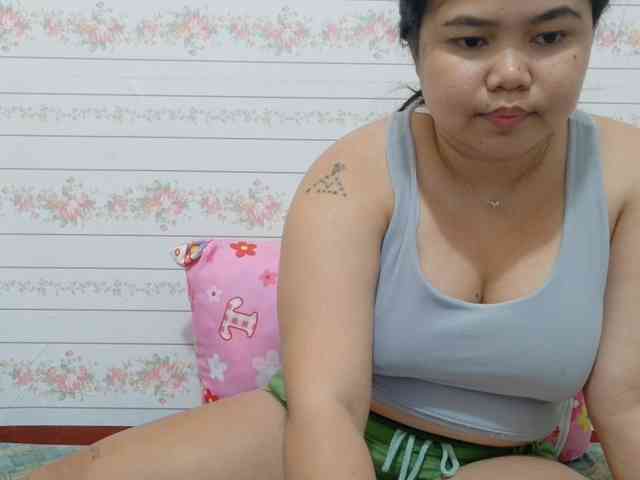 Sweetbigtits69 webcam