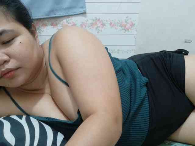 Sweetbigtits69