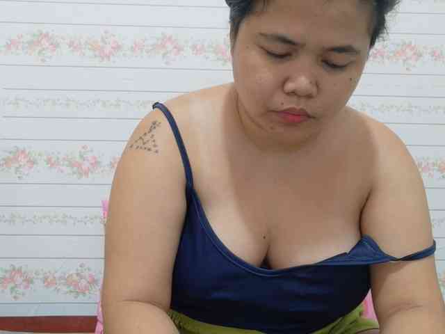 Sweetbigtits69 webcam