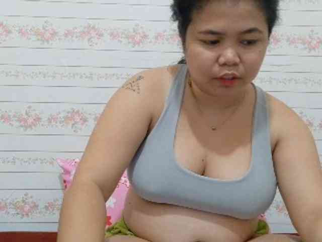 Sweetbigtits69 webcam