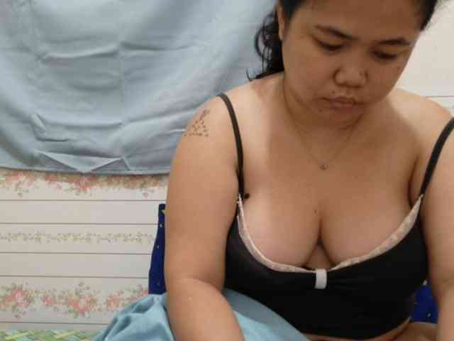 Sweetbigtits69 webcam
