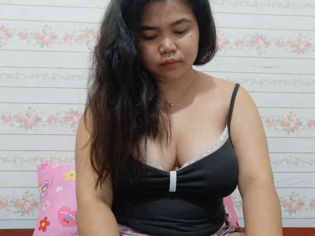 Sweetbigtits69 webcam