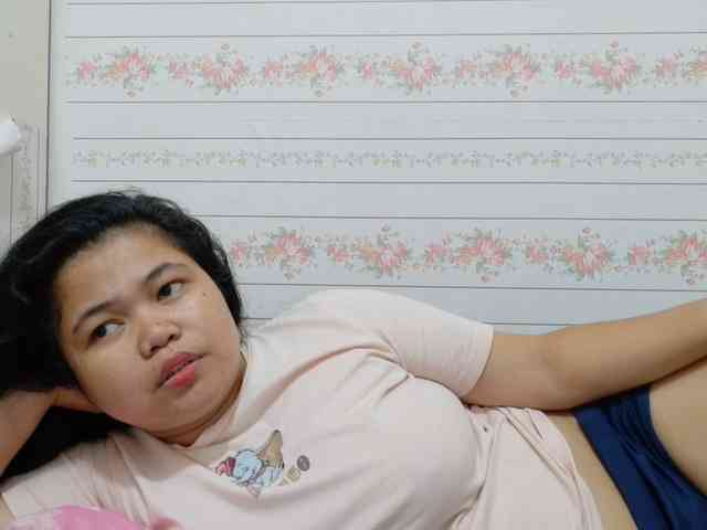 Sweetbigtits69 webcam
