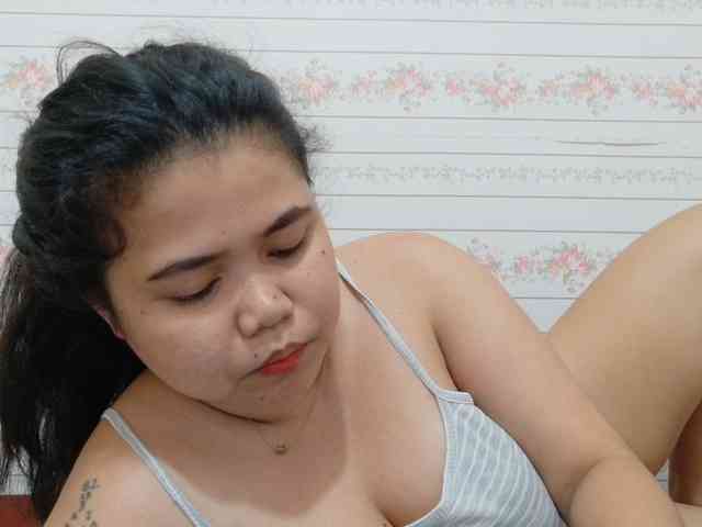 Sweetbigtits69 webcam
