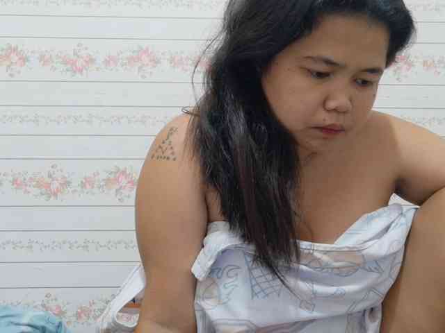 Sweetbigtits69 webcam
