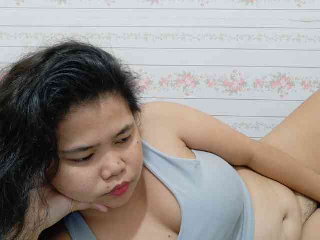 Sweetbigtits69 webcam