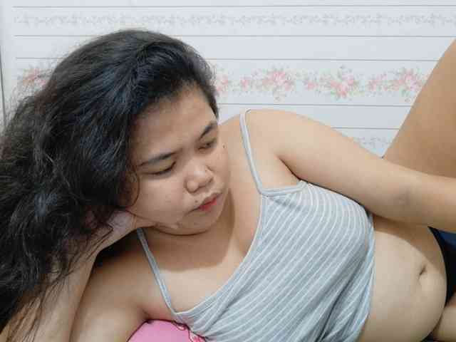 Sweetbigtits69 webcam
