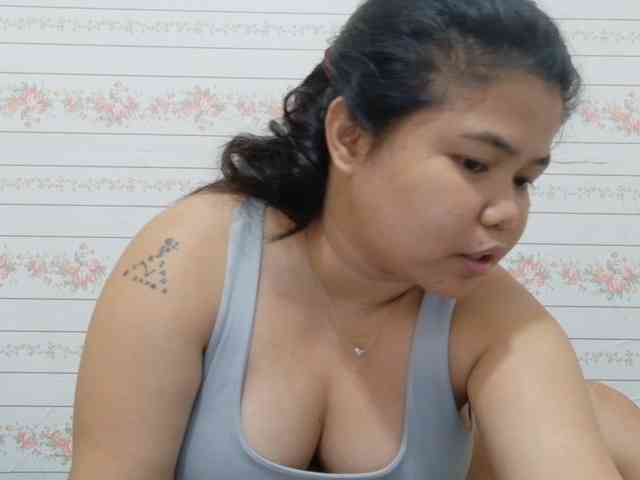 Sweetbigtits69 webcam