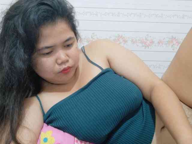 Sweetbigtits69 webcam