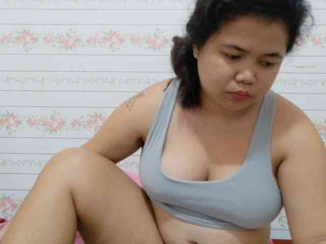 Sweetbigtits69 webcam