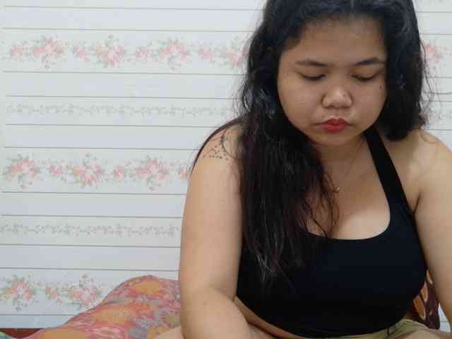 Sweetbigtits69 webcam