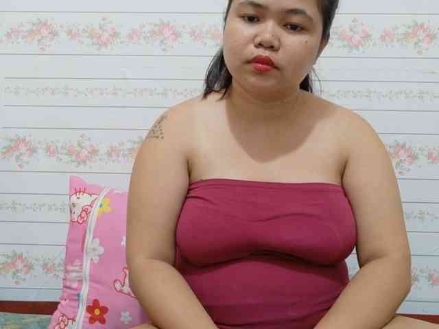 Sweetbigtits69 webcam
