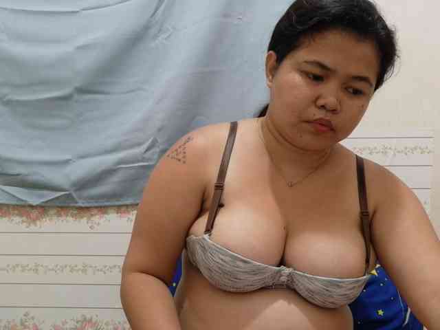 Sweetbigtits69 webcam
