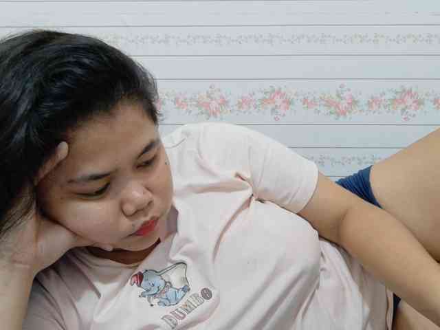 Sweetbigtits69 webcam