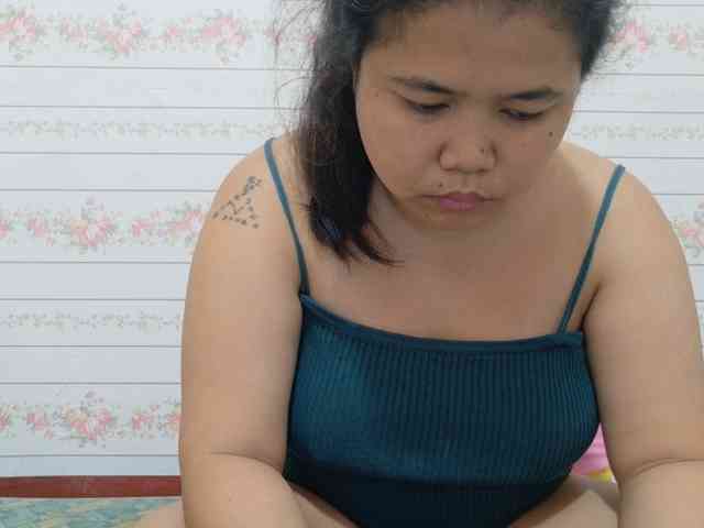 Sweetbigtits69 webcam