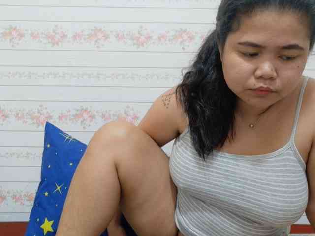 Sweetbigtits69 webcam