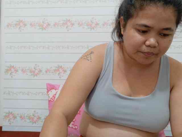 Sweetbigtits69 webcam
