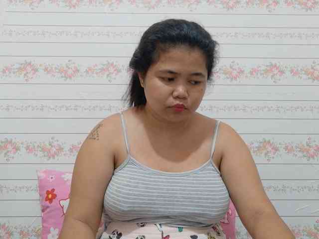 Sweetbigtits69 webcam