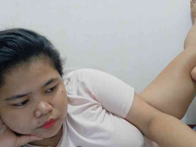 Sweetbigtits69 webcam