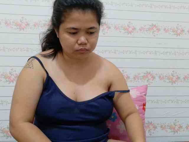 Sweetbigtits69 webcam