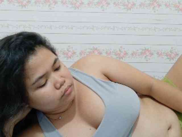 Sweetbigtits69 webcam