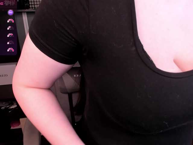 PieCreamys live cam on BongaCams