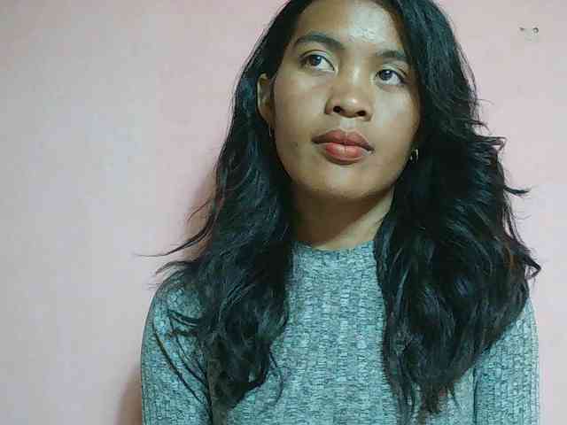 Model: Nathie