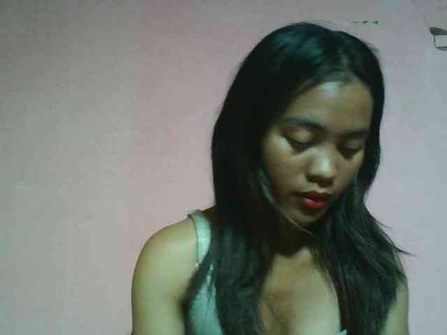 Model: Camille