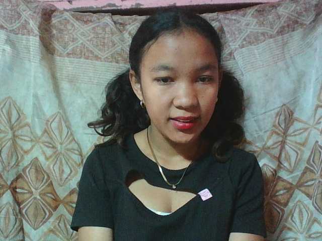 Louane01 live cam on BongaCams