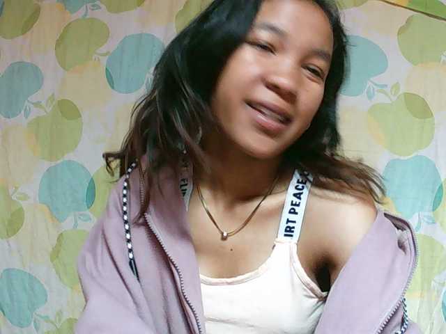 Louane01 live cam on BongaCams