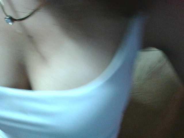 Louane01 live cam on BongaCams