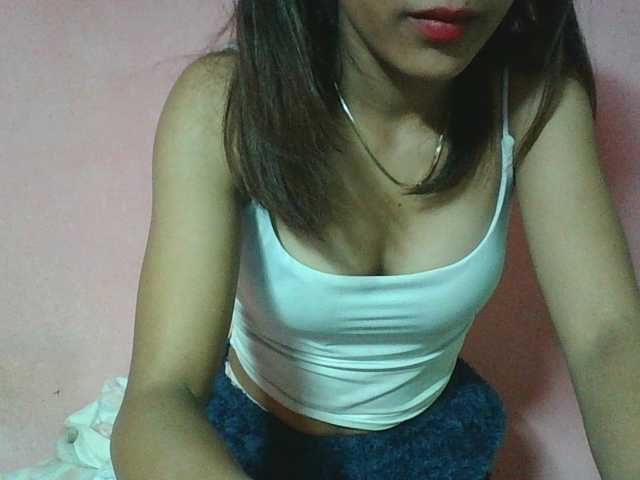 Louane01 live cam on BongaCams