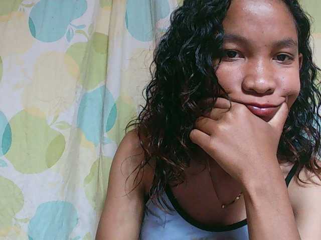 Louane01 live cam on BongaCams