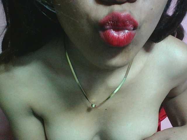 Louane01 live cam on BongaCams