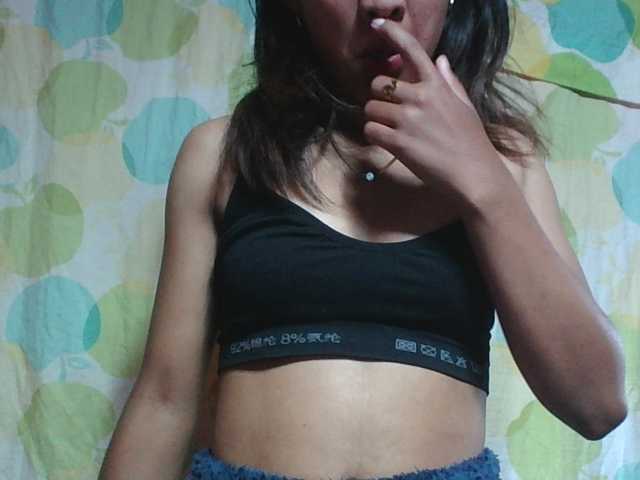 Louane01 live cam on BongaCams