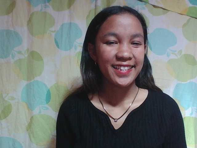 Louane01 live cam on BongaCams