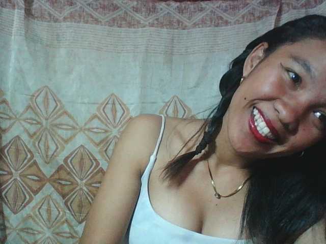 Louane01 live cam on BongaCams
