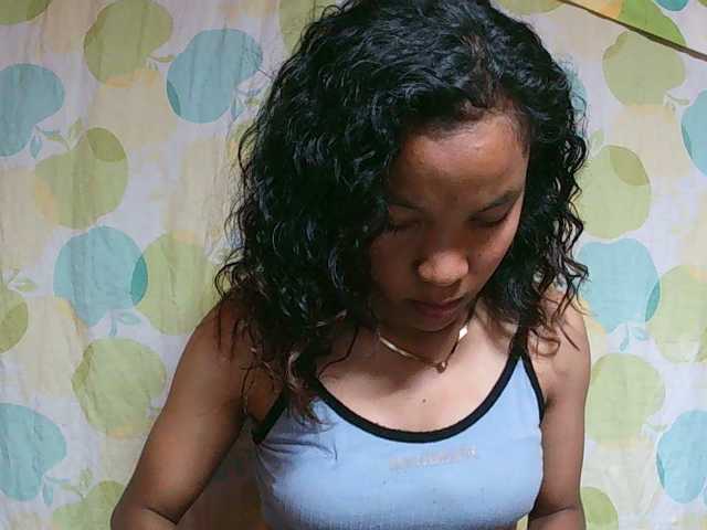 Louane01 live cam on BongaCams