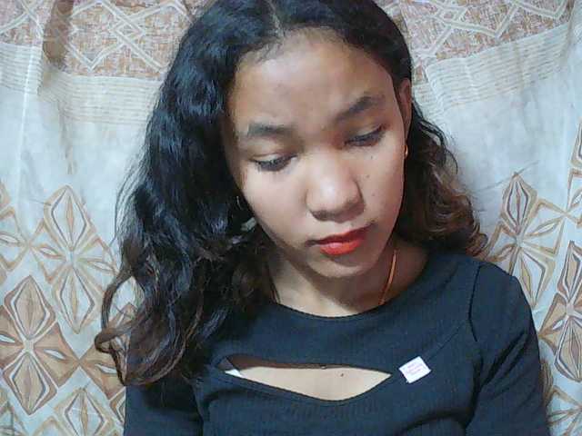 Louane01 live cam on BongaCams