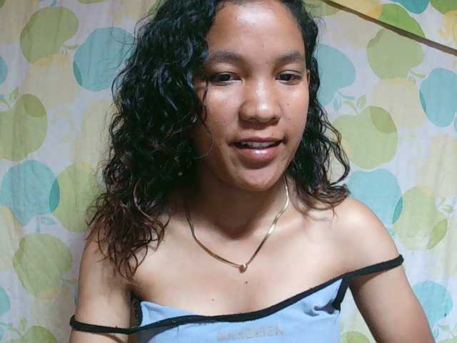 Louane01 live cam on BongaCams