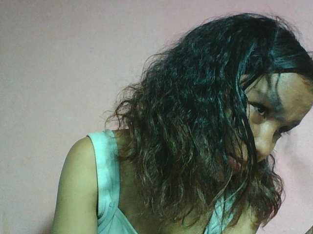 Louane01 live cam on BongaCams