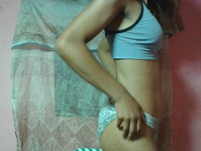 Louane01 live cam on BongaCams