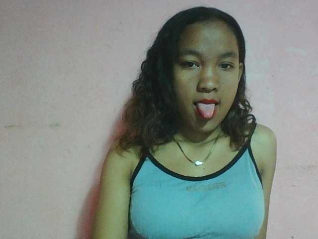 Louane01 live cam on BongaCams