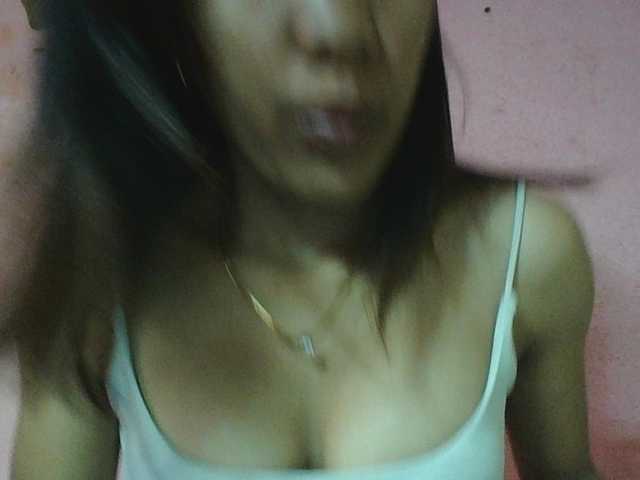 Louane01 live cam on BongaCams
