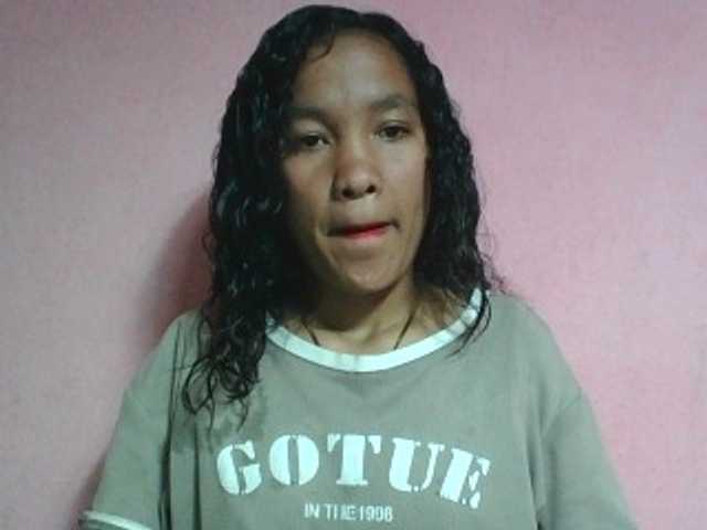 Louane01 live cam on BongaCams